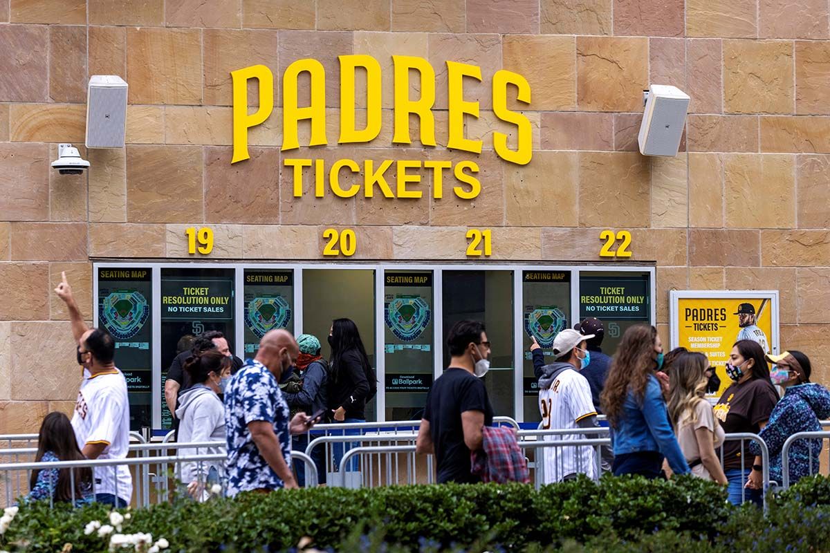 Parking San Francisco Giants at San Diego Padres