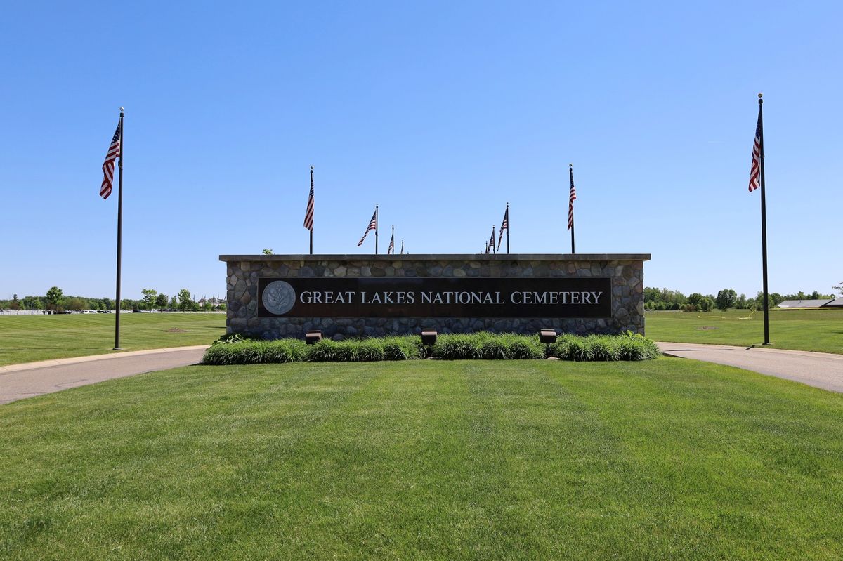 Fall Headstone Cleaning at GLNC