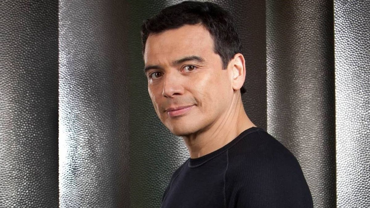 Jimmy Kimmels Comedy Club with Carlos Mencia