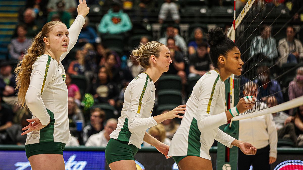 UAA Volleyball hosts Western Washington