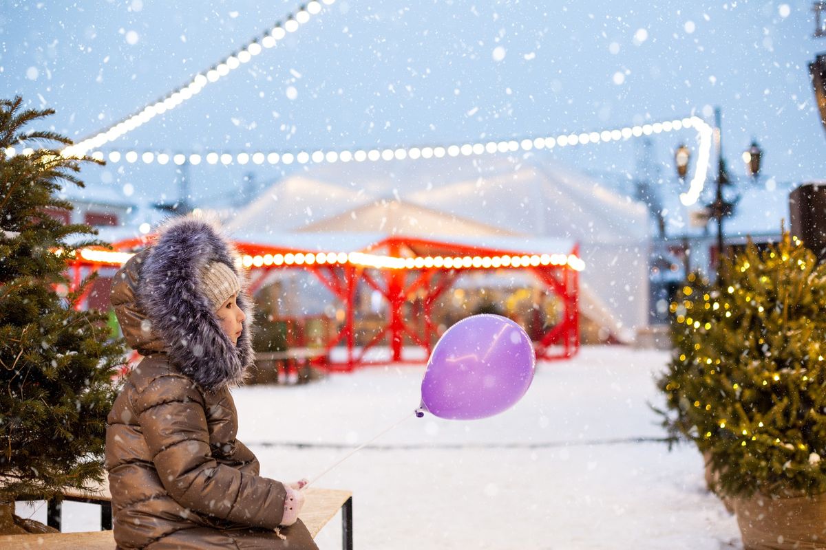 The Link Hosts An Olde Town Christmas 