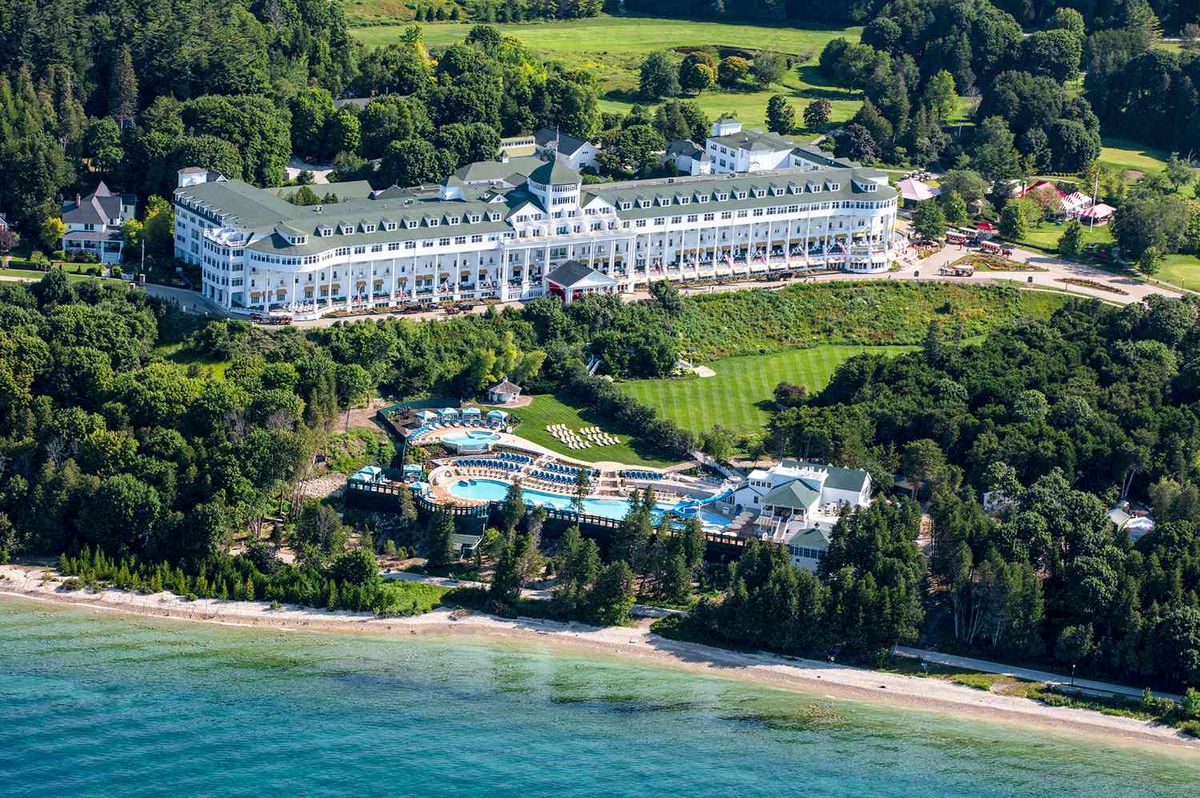 Mackinac Island's Grand Hotel - Lifelong Learners Presentation