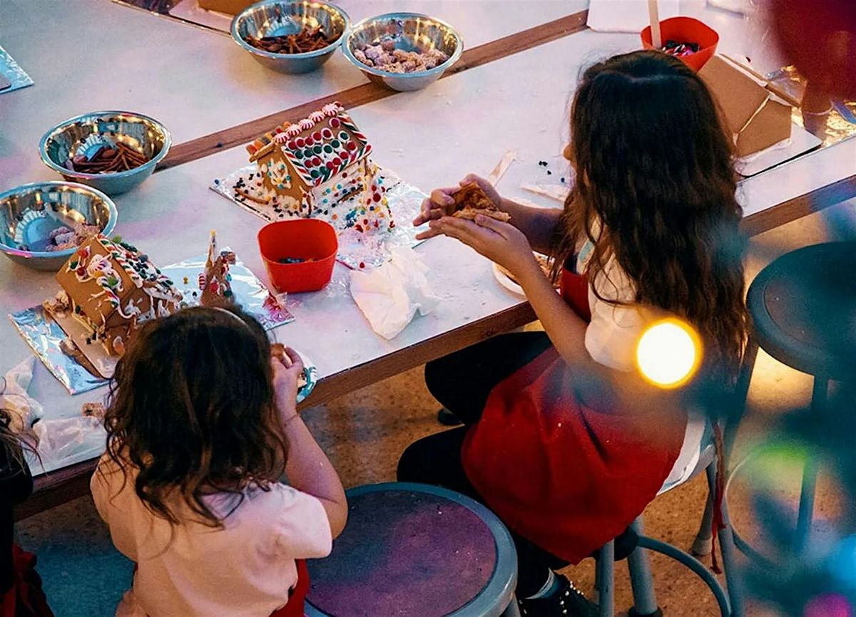DIY GINGERBREAD HOUSE - FAMILY FUN