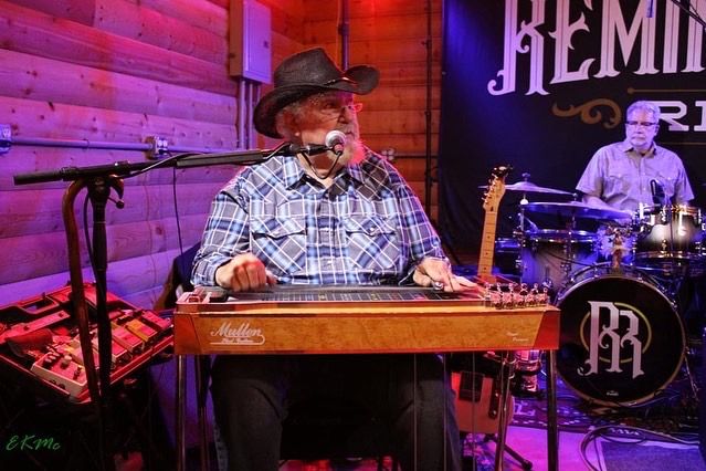 Remingtons Ride Live at Golden Days Harvest Festival 2022!, Mill St ...