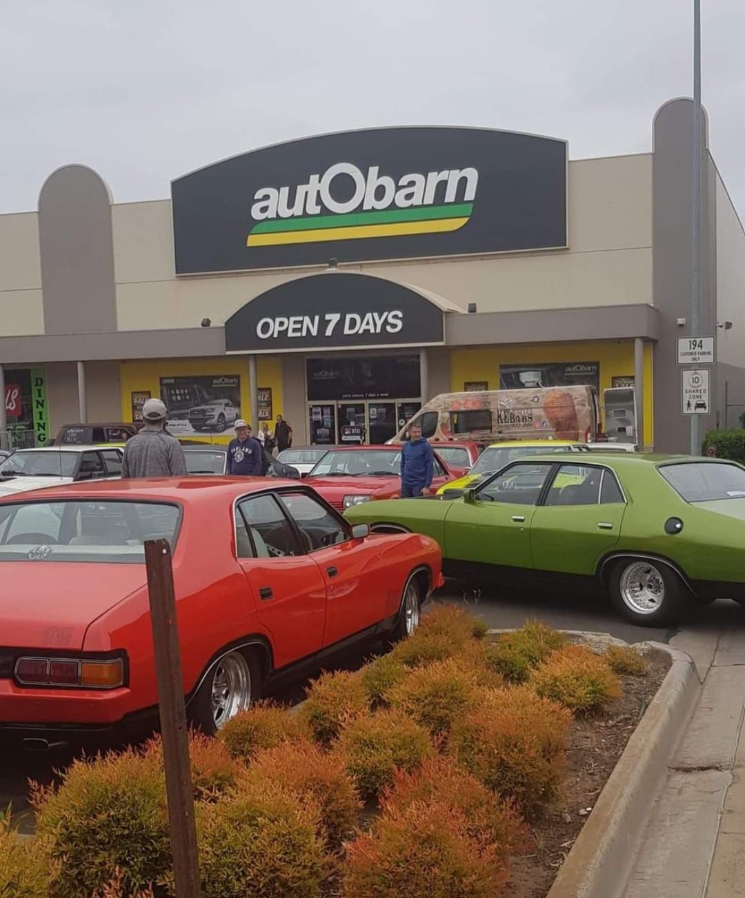 Muscle car Saturday's @ autobarn hoppers crossing