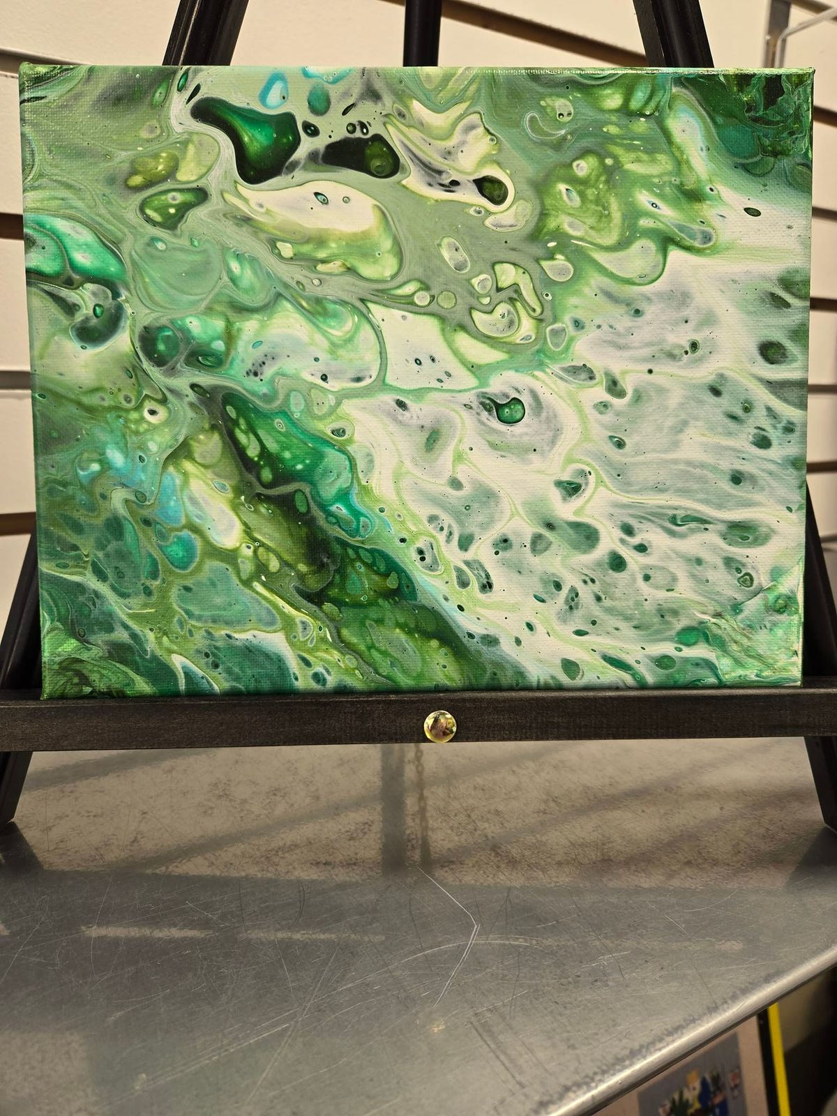 paint pour on canvas 