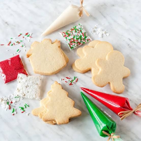 Magical Messes: Christmas Biscuit Decorating