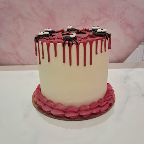 Tarta en diferentes tama\u00f1os para Halloween