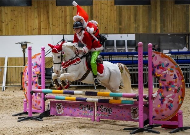 Christmas Show Jumping at White Horse EC (Meopham)