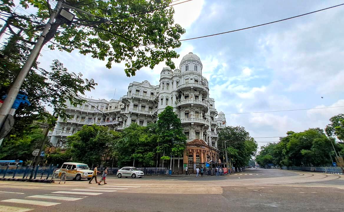 Walks around Esplanade East - with breakfast at the heritage YMCA