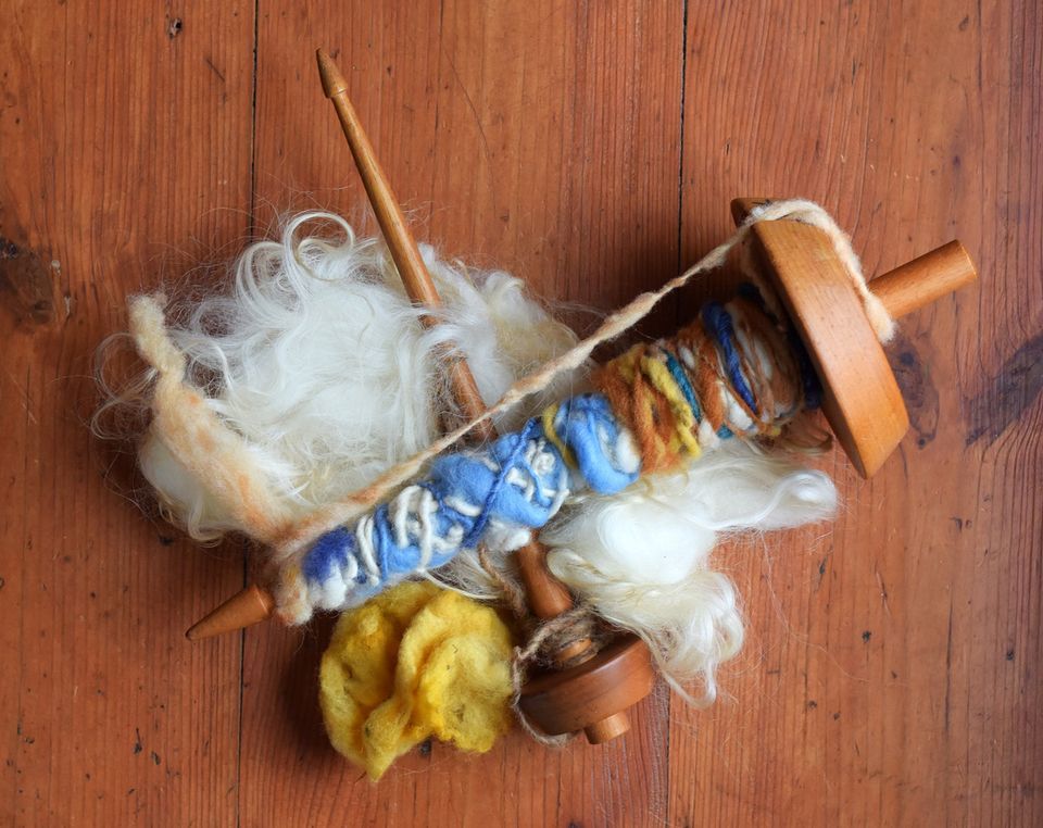 SPINDLE SPINNING - STITCH AND WEAVE