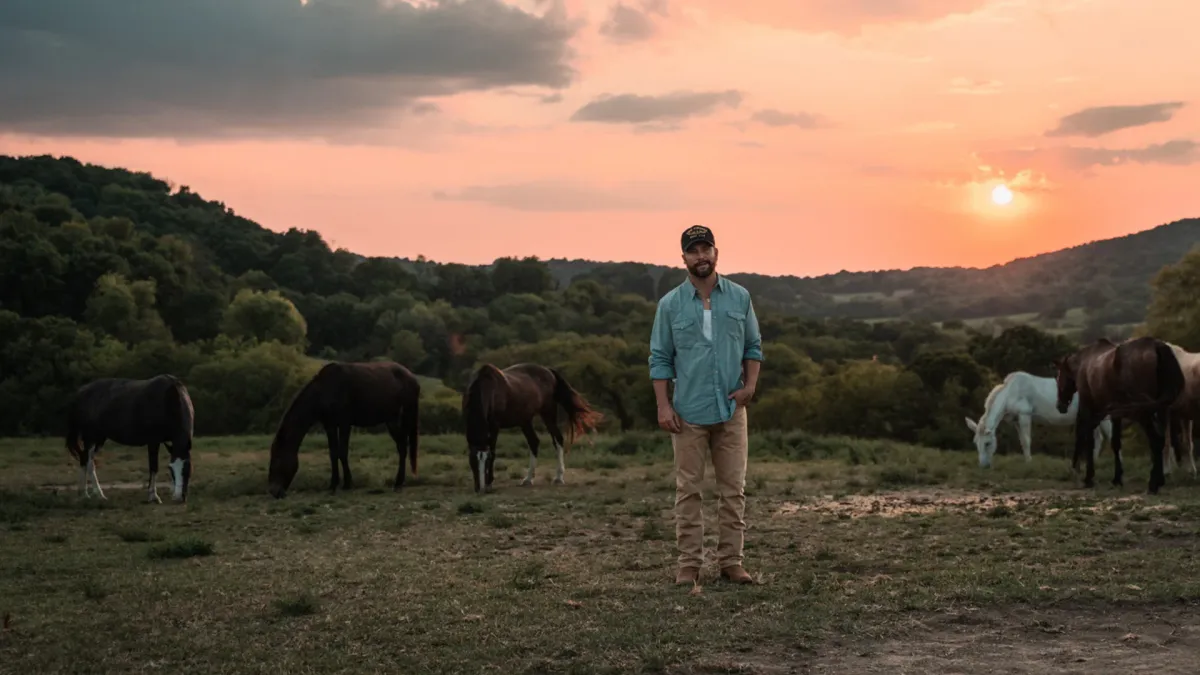 Chris Lane in Fayetteville