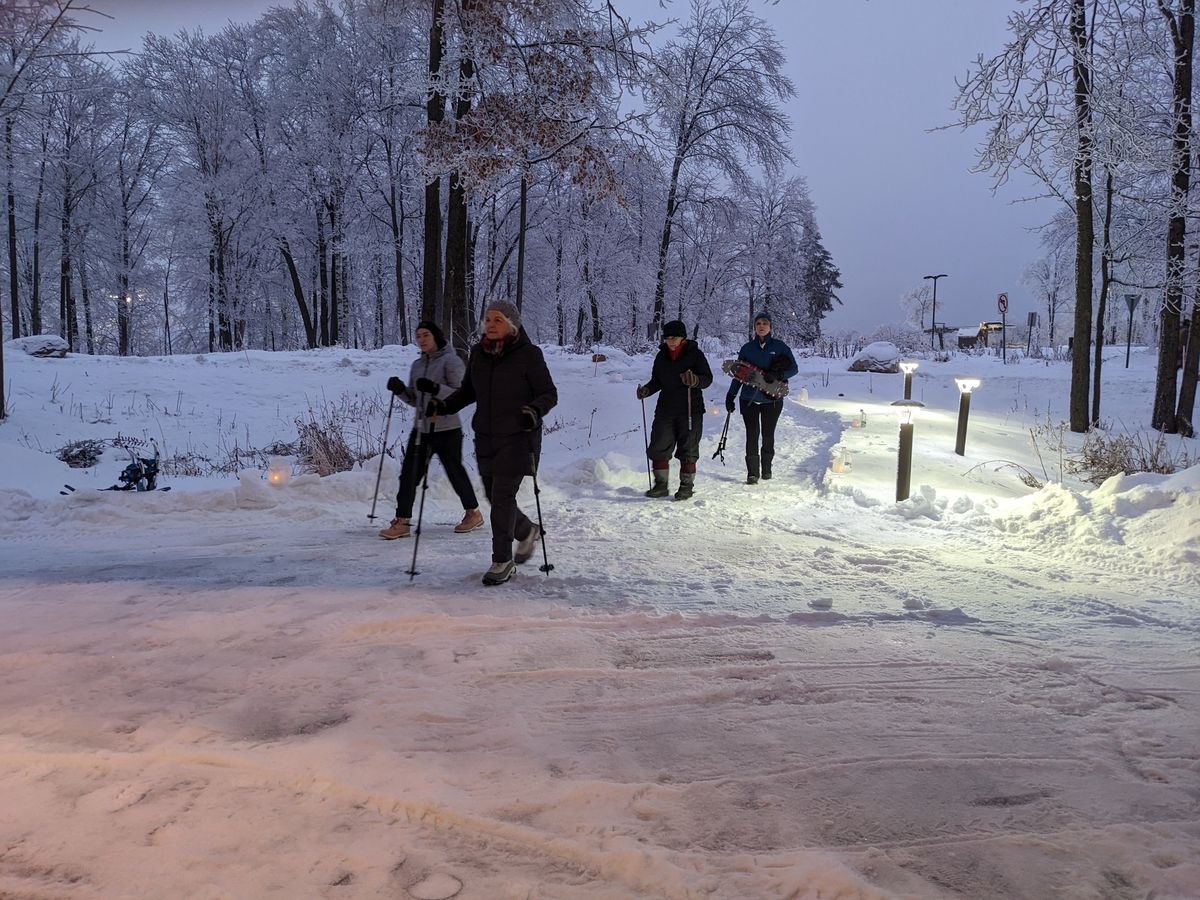 Candlelight Snowshoe Hike 