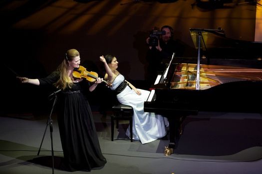 Mustjala festival - Viiuldaja Paula \u0160umane, pianist Agnese Eglina ja t\u0161ellist Aare Tammesalu