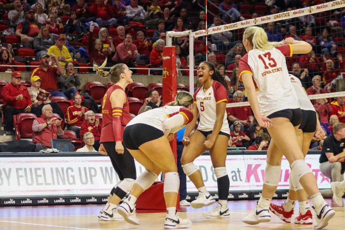 Iowa State Cyclones at Houston Cougars Womens Volleyball