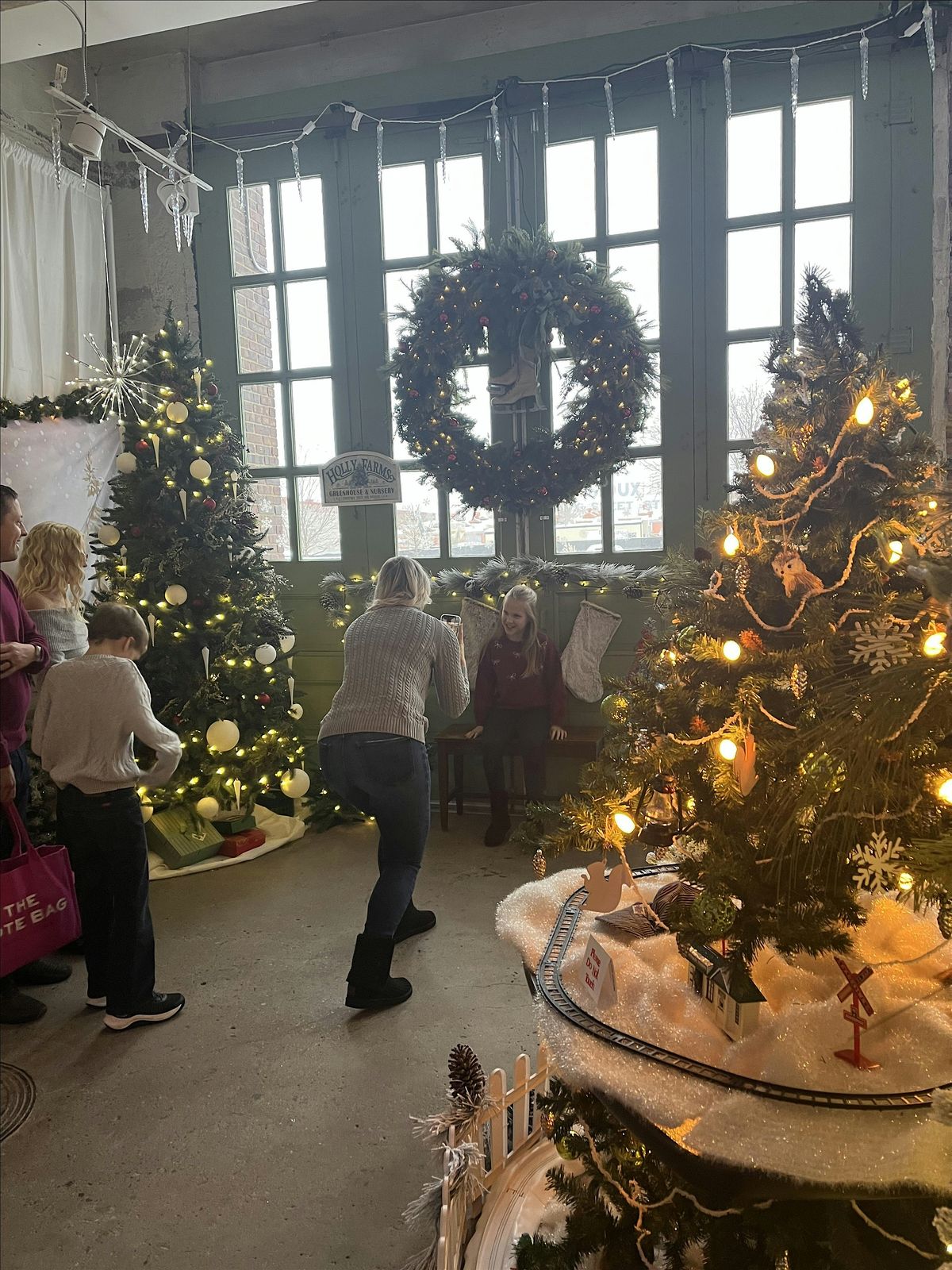 Winter Wonderland PhotoFrenzy Selfie Experience & Eye-Spy Scavenger Hunt