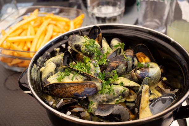 la semaine moules\/frites (sur r\u00e9servation)