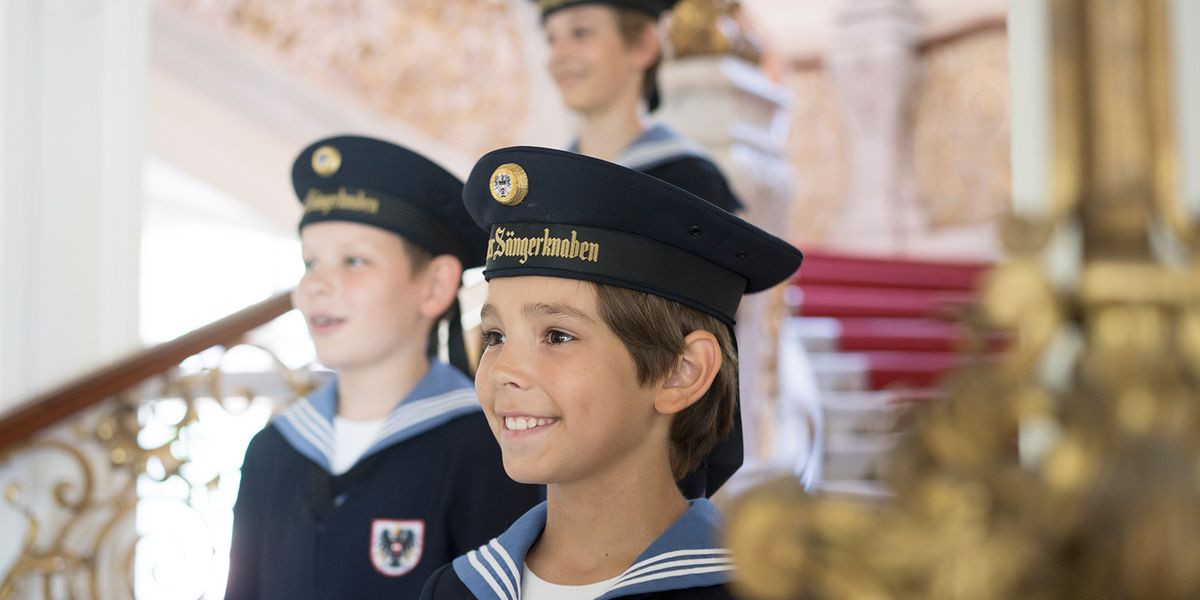 Vienna Boys Choir - Performing Christmas In Vienna