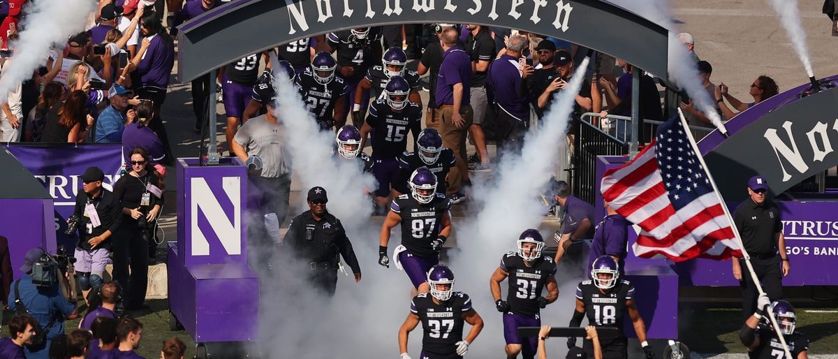 Oregon Ducks at Northwestern Wildcats Football