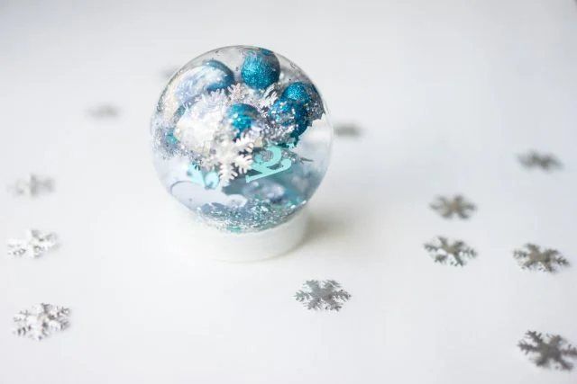 Make Your Own Snow Globes