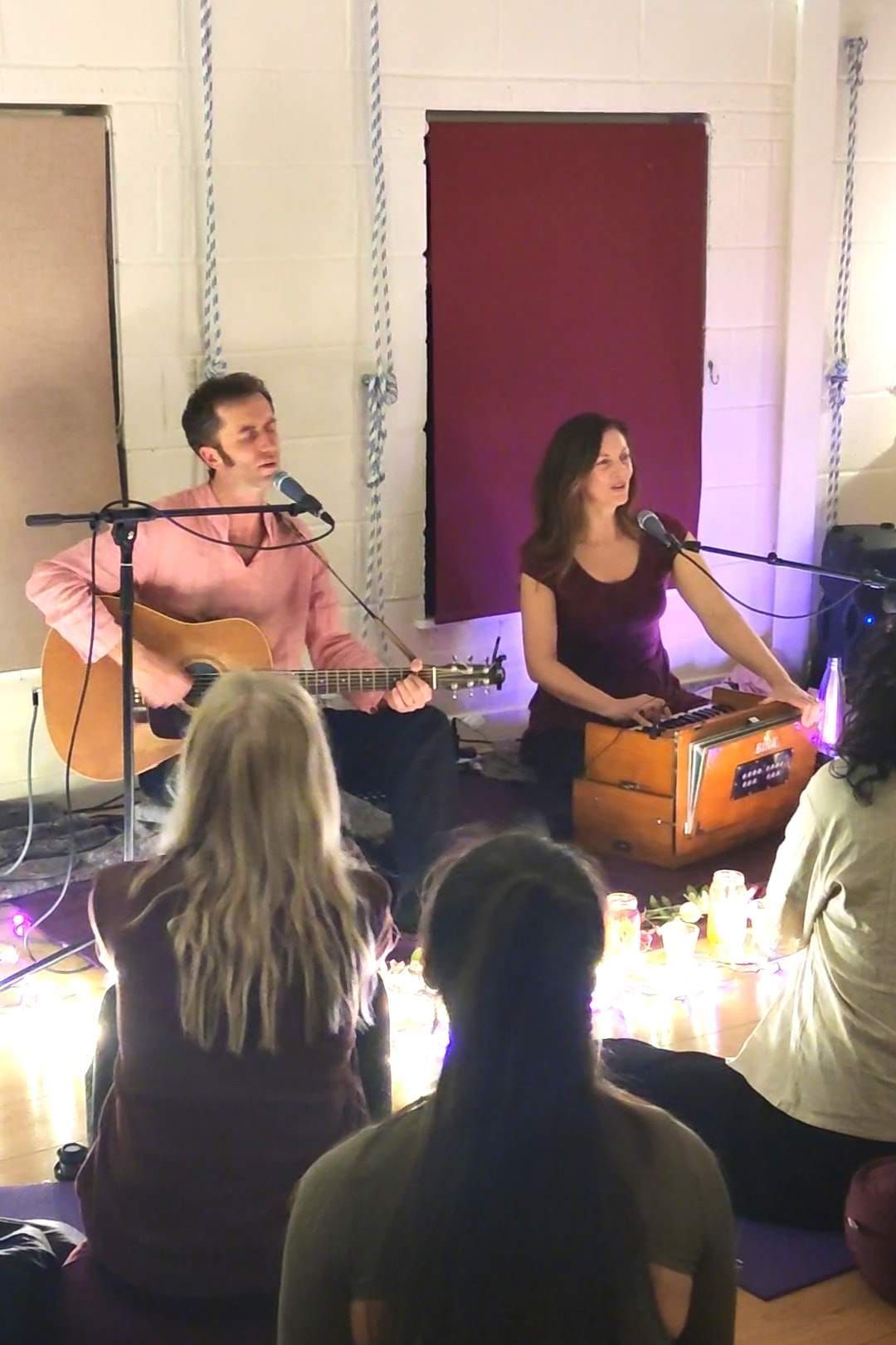 KIRTAN - Mantra Chanting to Calm The Mind & Open The Heart 