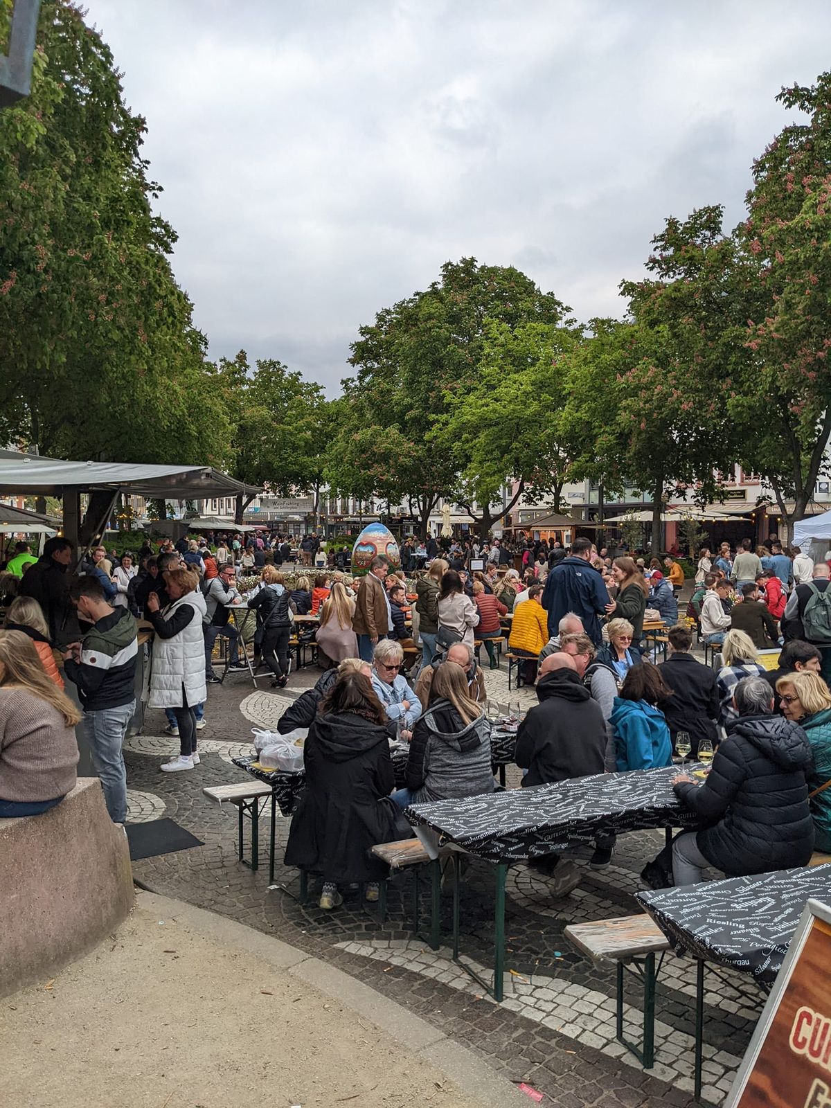 WeinFr\u00fchling am Schillerplatz 2025