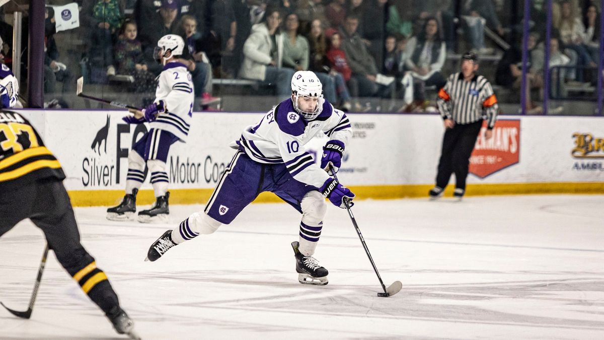 Holy Cross Men's Hockey Vs Quinnipiac