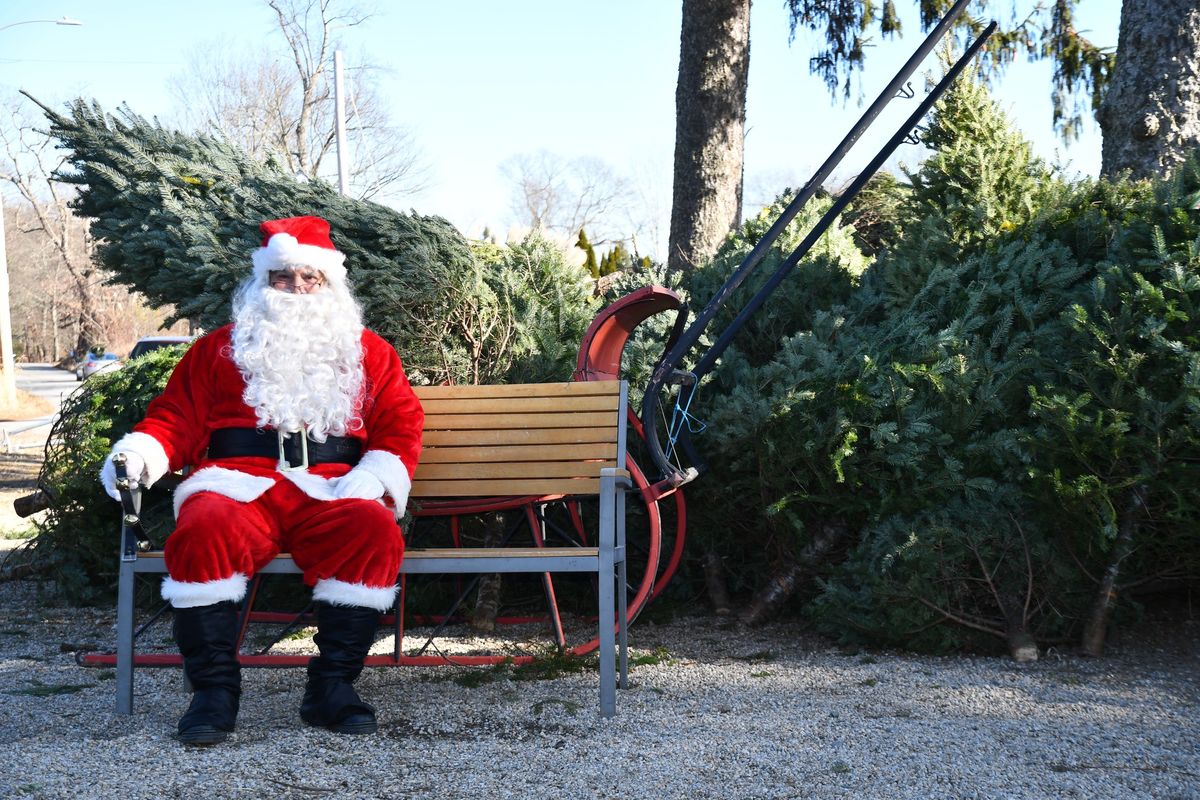 Santa Claus Visits The Farmer's Daughter