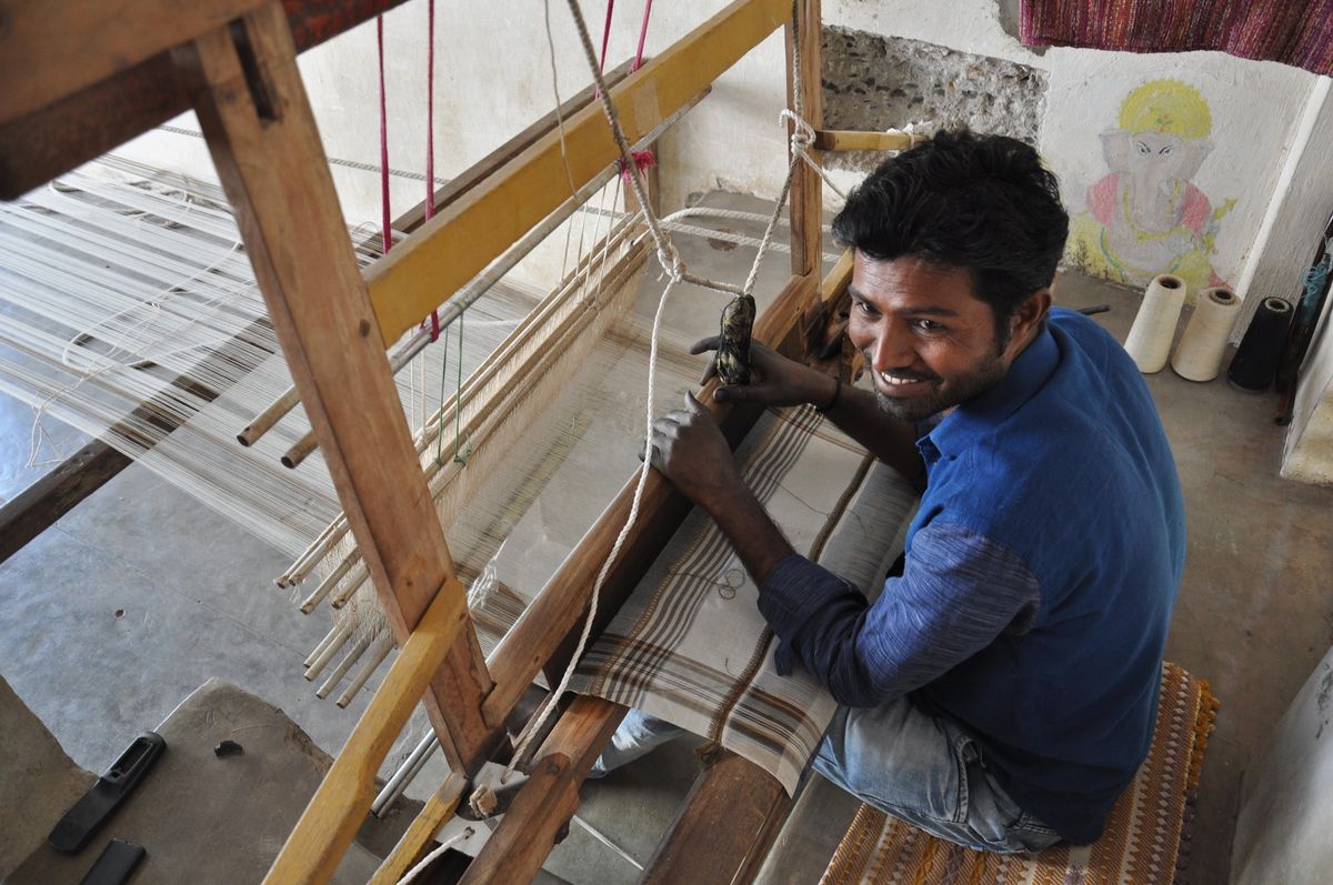 Indian Traditional Weaving with Pachan Premji Siju