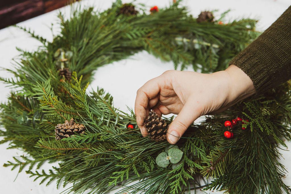 Holiday Cedar Wreath Workshop - Esquimalt 