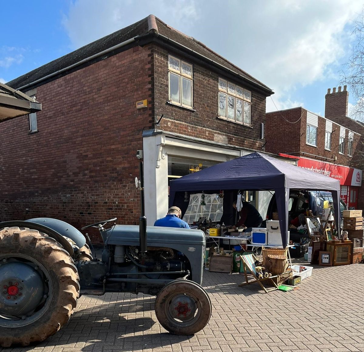 Antiques in the Street 