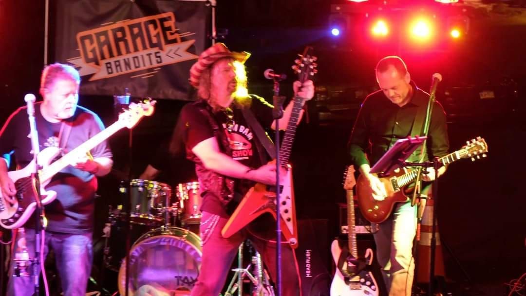 Garage Bandits Rocks Debbie's Place 