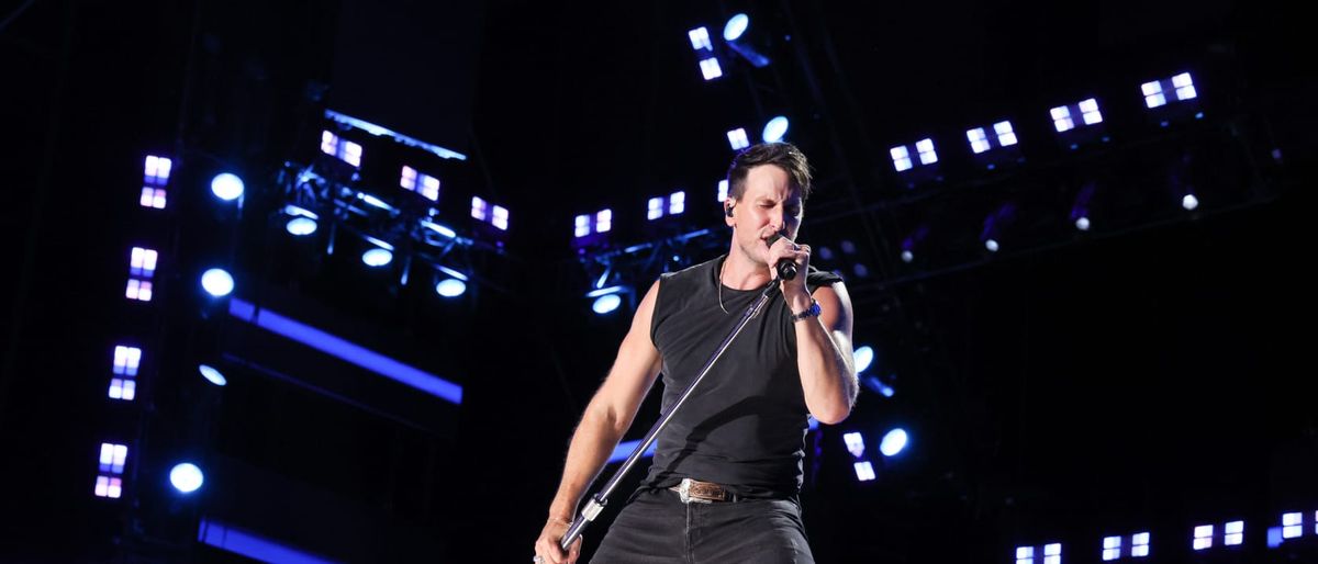 Russell Dickerson at Michigan Lottery Amphitheatre at Freedom Hill