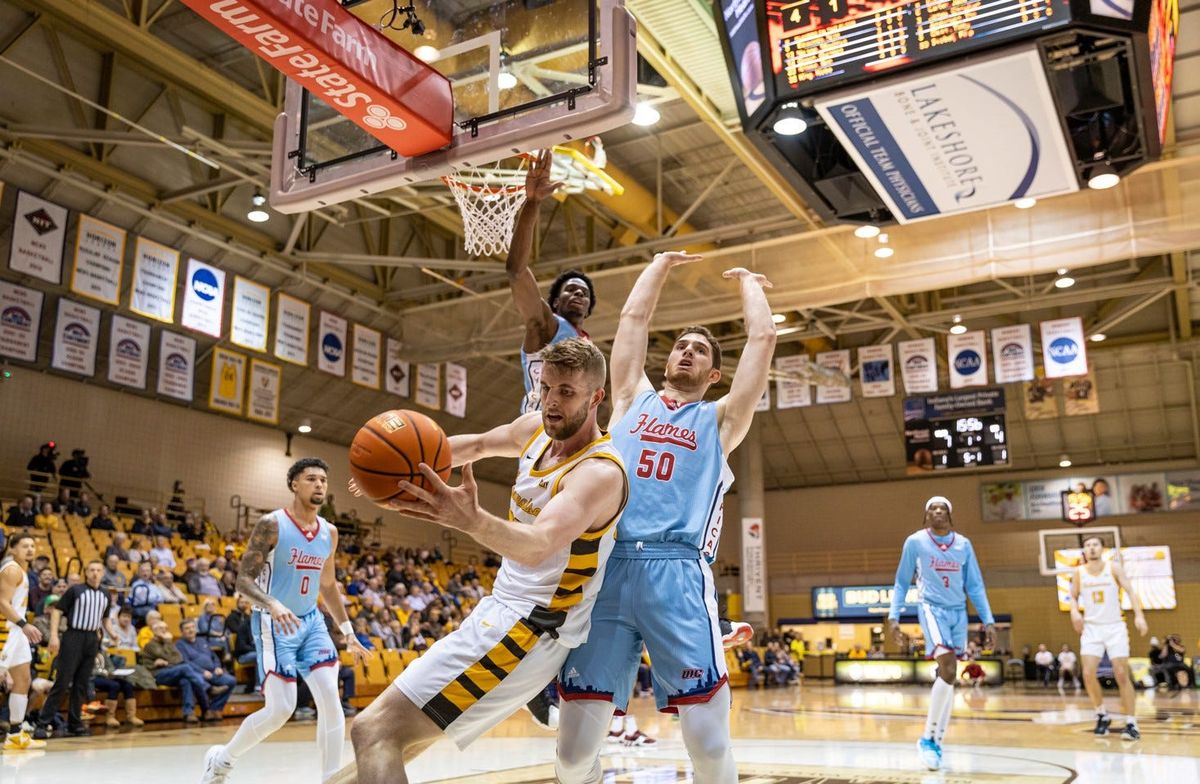 Valparaiso Beacons at UIC Flames Mens Basketball