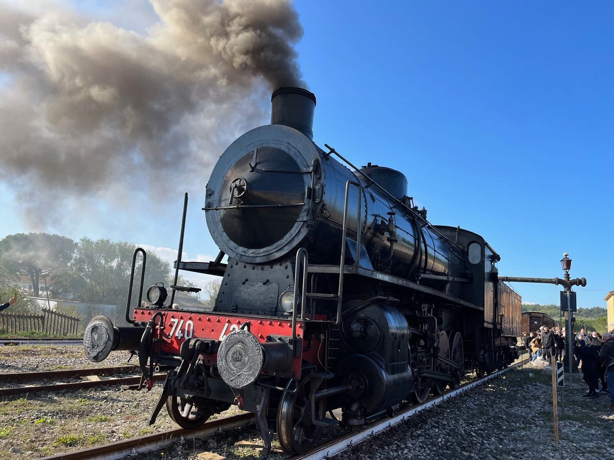 PASQUETTA SUL TRENO STORICO A VAPORE DA SIENA A BUONCONVENTO 