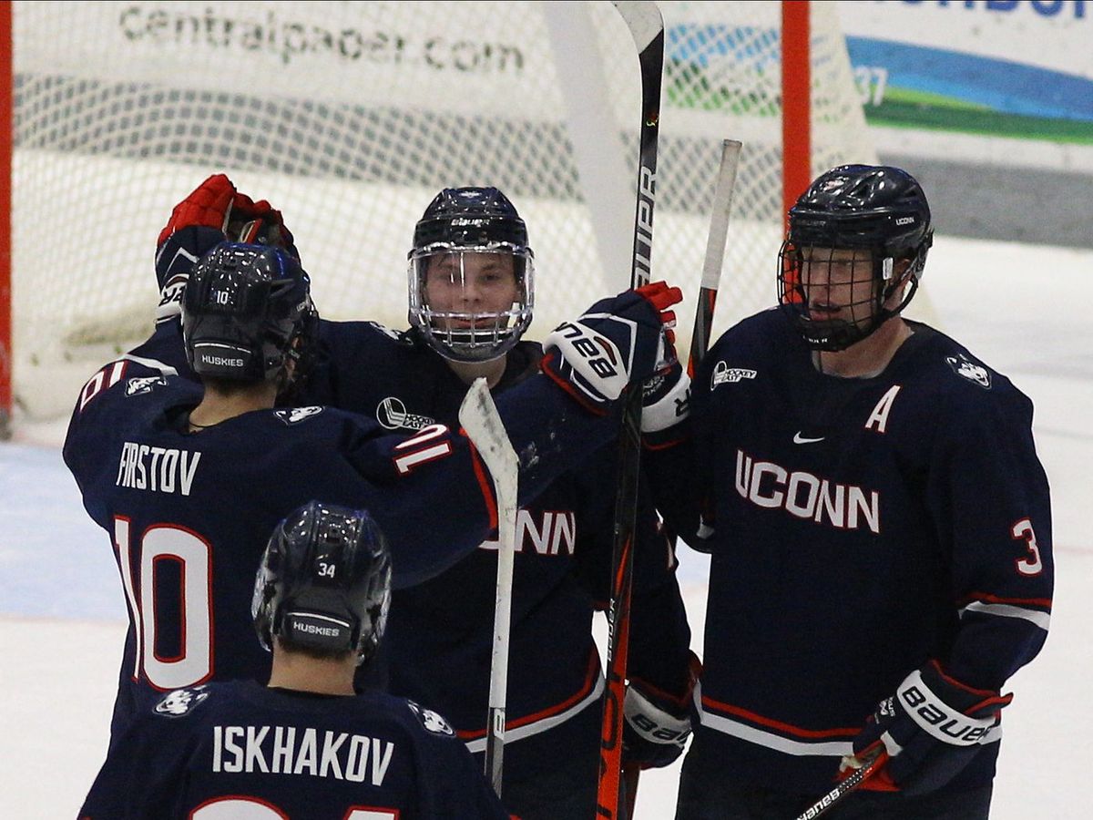 New Hampshire Wildcats at UConn Huskies Mens Hockey