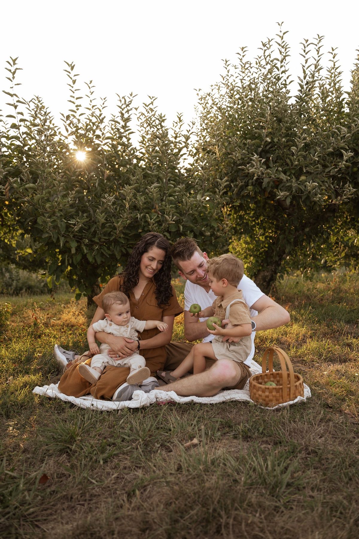 Fall Orchard Mini Session \ud83c\udf4e