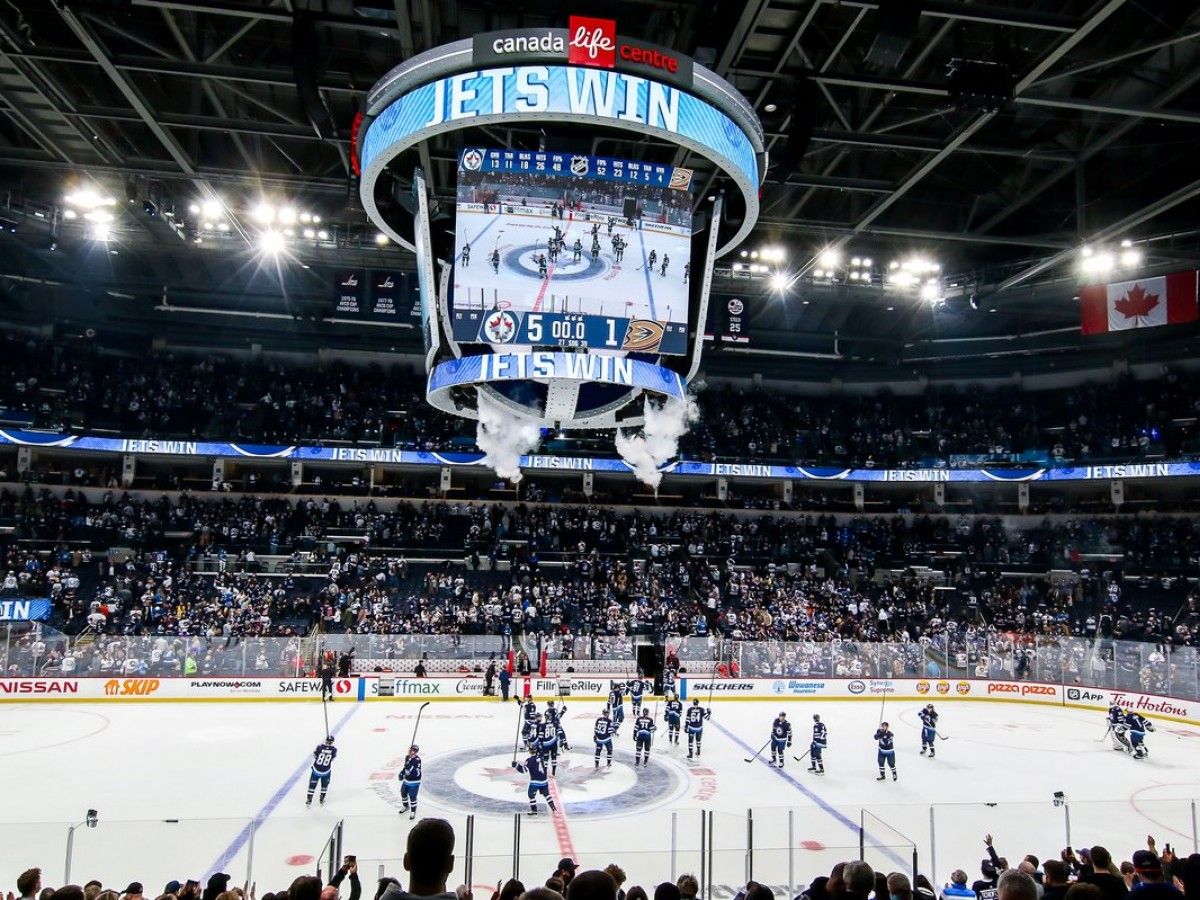 Carolina Hurricanes at Winnipeg Jets at Canada Life Centre