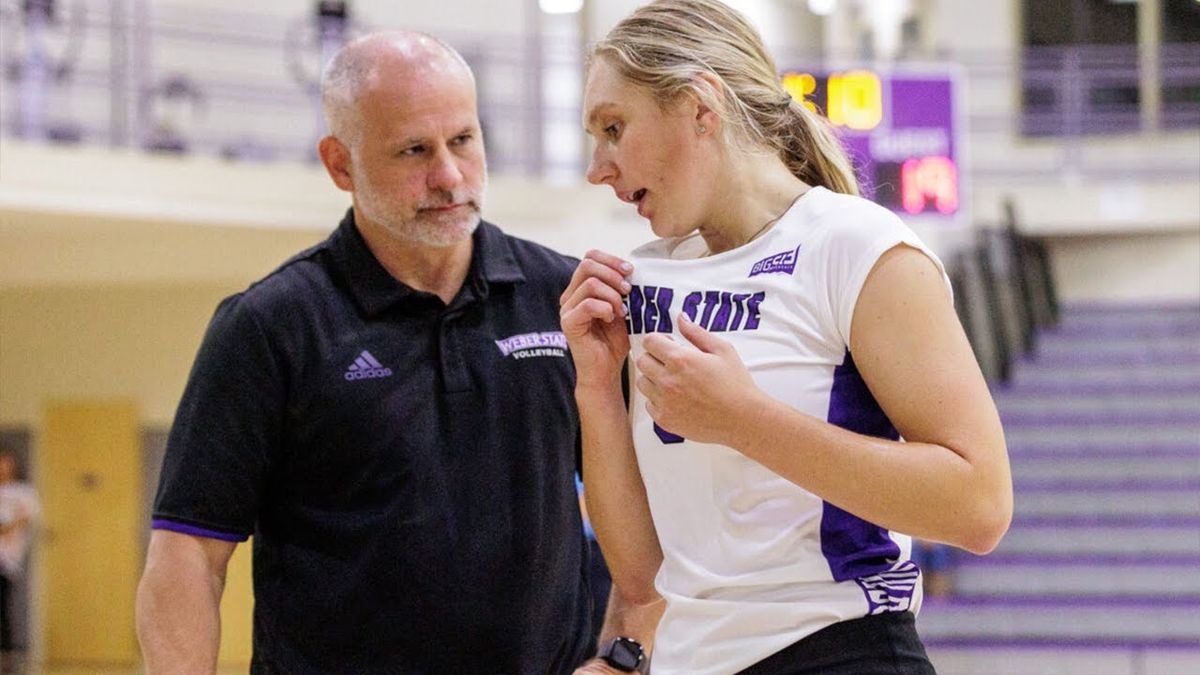 Montana Grizzlies at Weber State Wildcats Womens Vollleyball