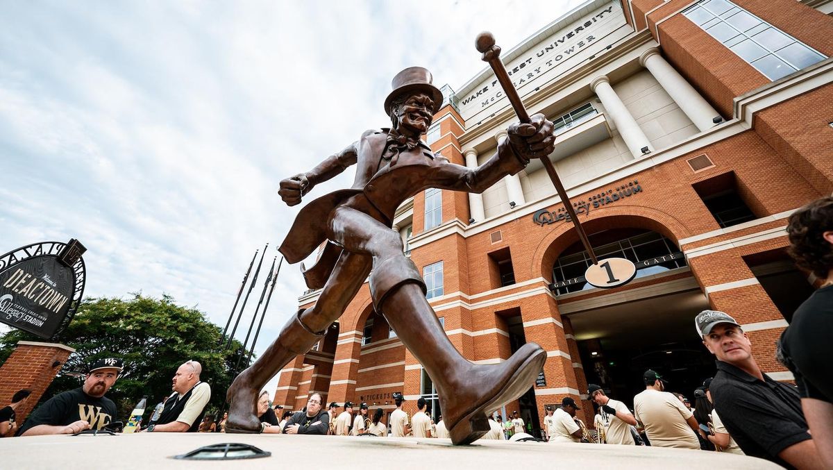 Wake Forest Demon Deacons at Virginia Cavaliers Womens Volleyball