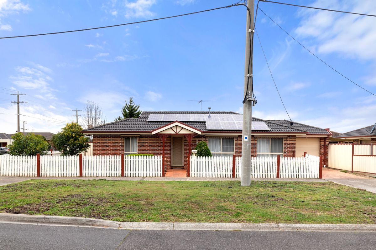 Auction: 35 Roser Drive, Altona Meadows