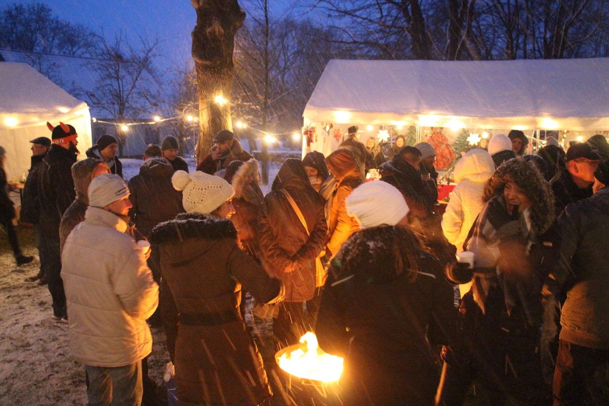 Adventsmarkt in Schotterey, einen Tag vorm 1. Advent