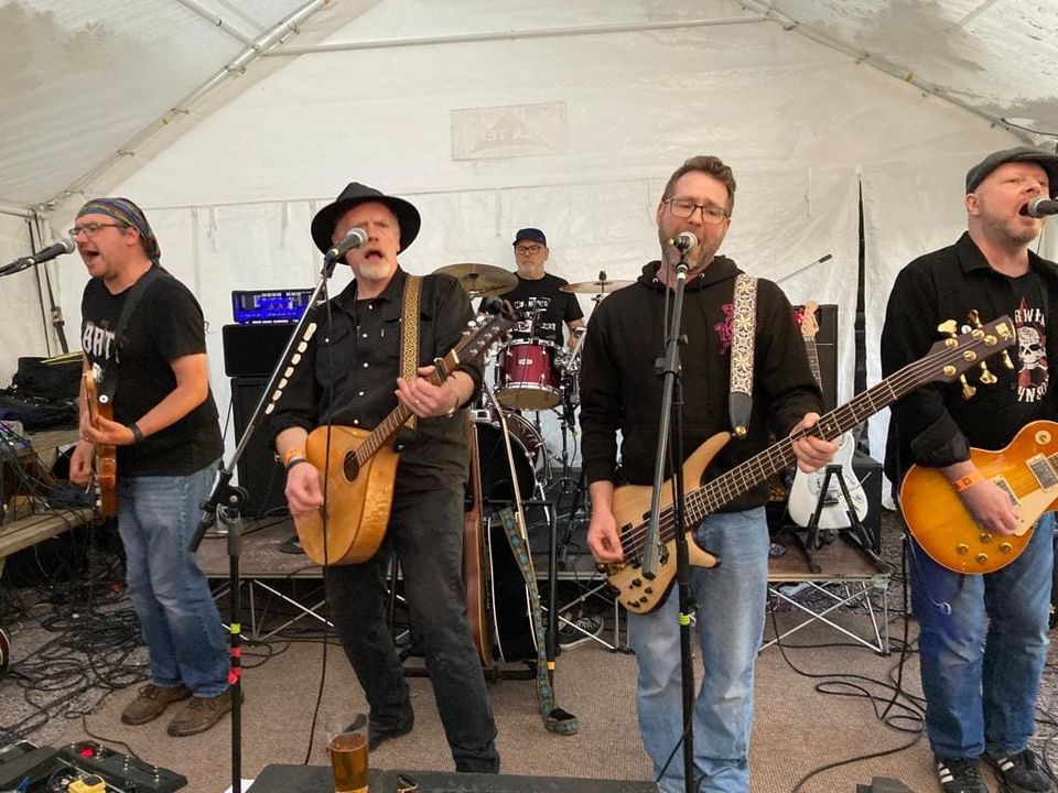 Live at Edward's Bar and Lounge, Grantham