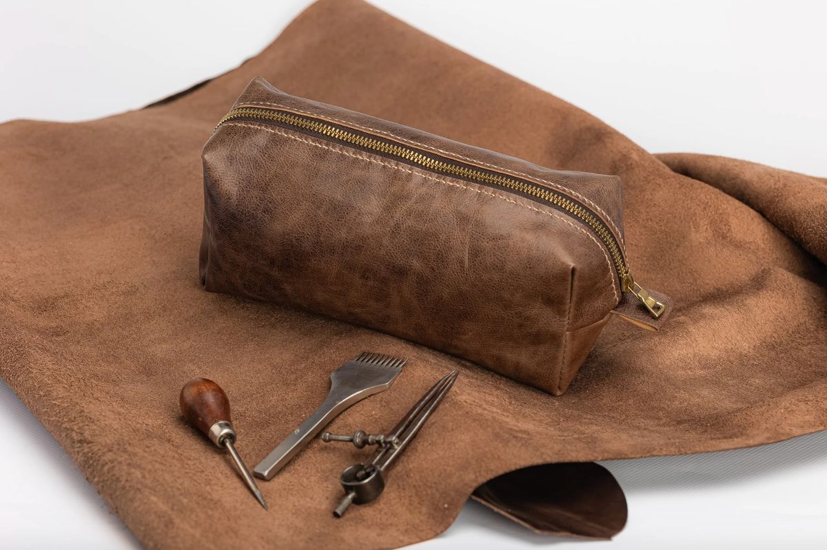 Leatherworking class - zippered pouch