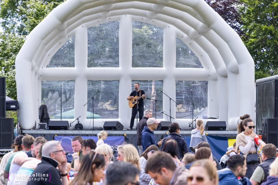 Guitar & DJ at The Saracen\u2019s Head, Ware