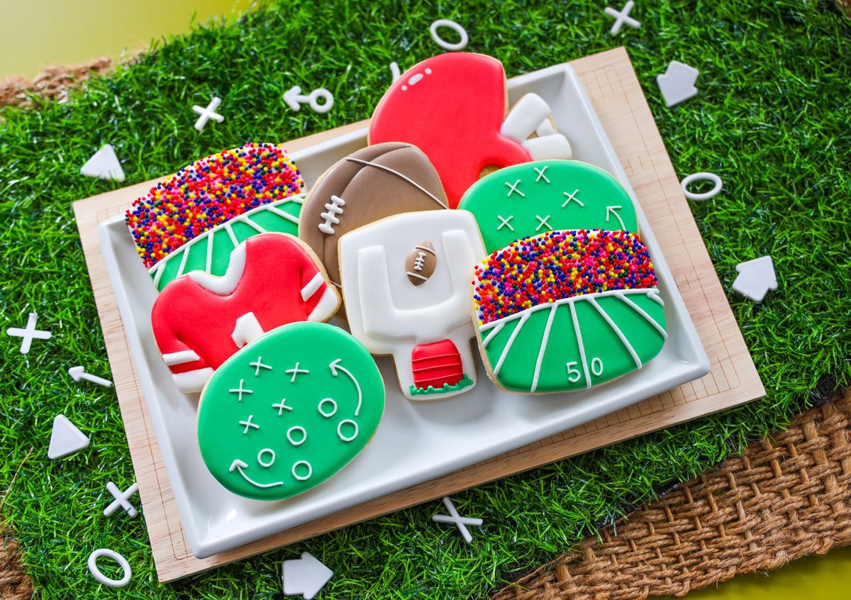 SUPER STYLE FOOTBALL THEMED COOKIE DECORATING CLASS 