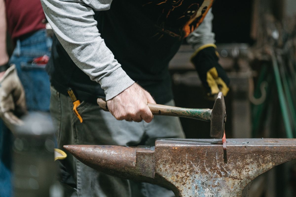 Class: Blacksmithing II: Belt Buckles