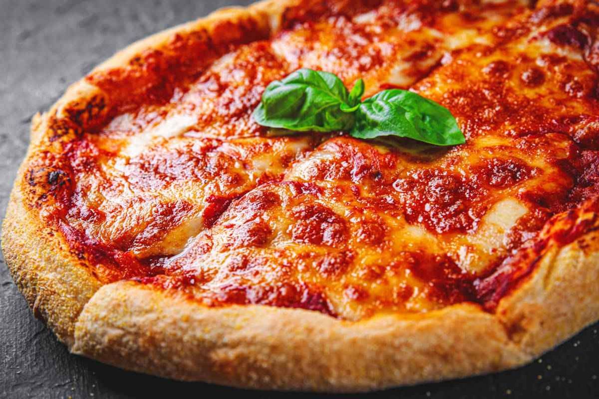 Inaugurazione servizio pizza tradizionale con forno a legna