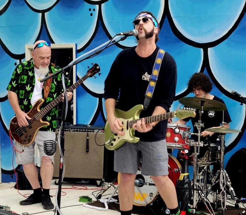 Saucy Fuzz at Big Beach Brewing Company