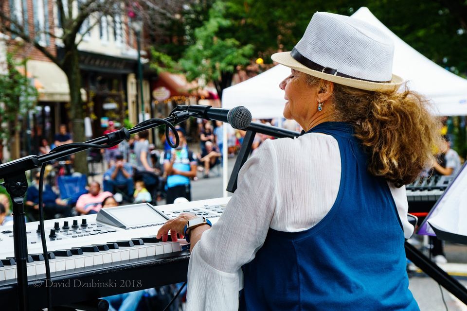 Jazz Bridge in Collingswood presents pianist Suzzette Ortiz and her group